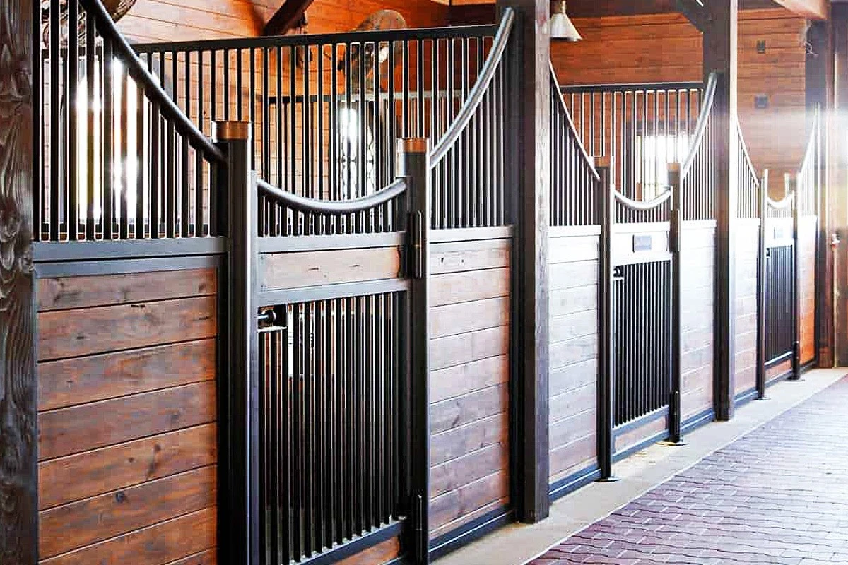 China Hinged Door Horse Stalls China Hinged Door Horse Stalls